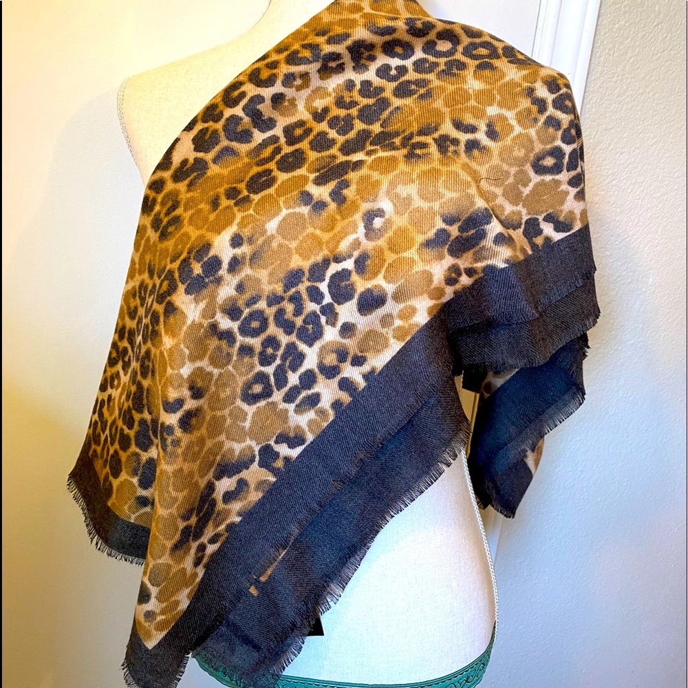 New Express leopard scarf
